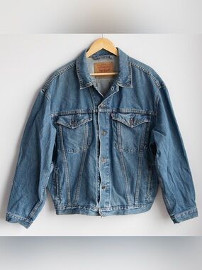 Vintage Levi’s Denim Trucker Jacket Made in Canada L